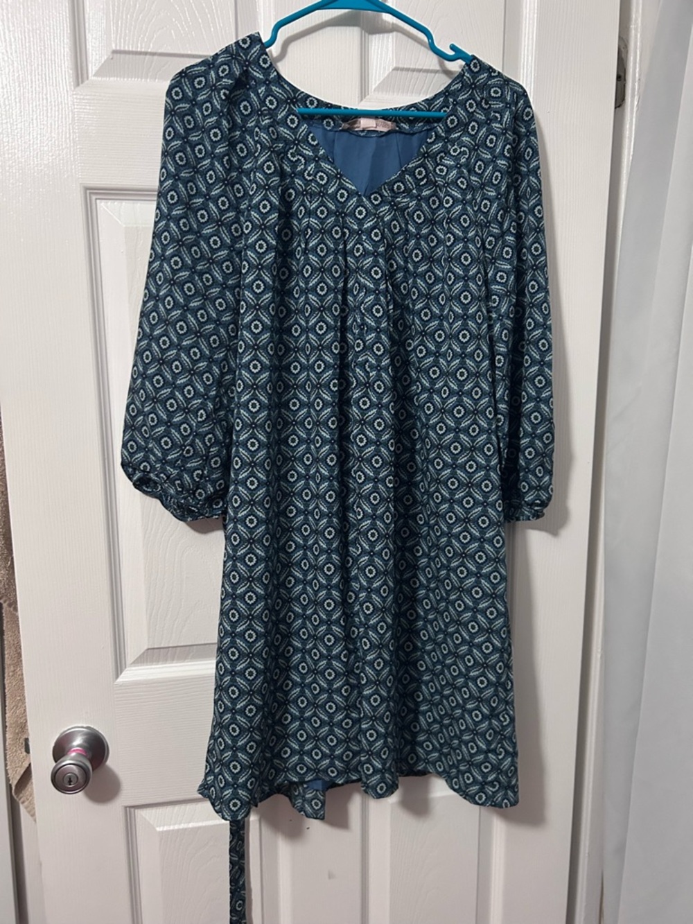 Forever 21 Teal Geometric Long Sleeve Shift Dress
